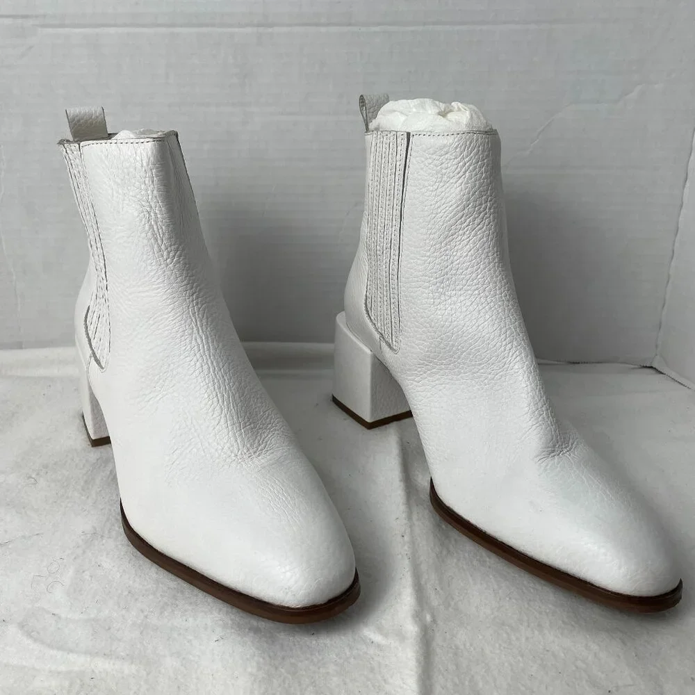 Seychelles Exit Strategy White Leather Ankle Bootie - Picture 3 of 9